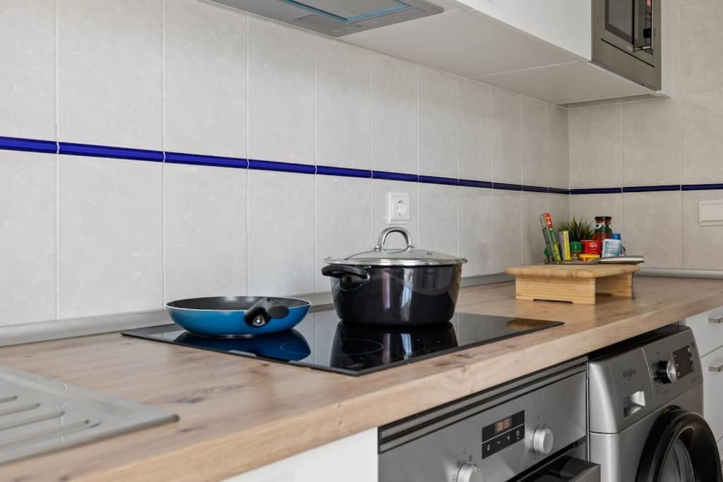 Beautiful 3 Bed Stylish & Cozy Apartment - Susanna Suite Mijas Exterior foto